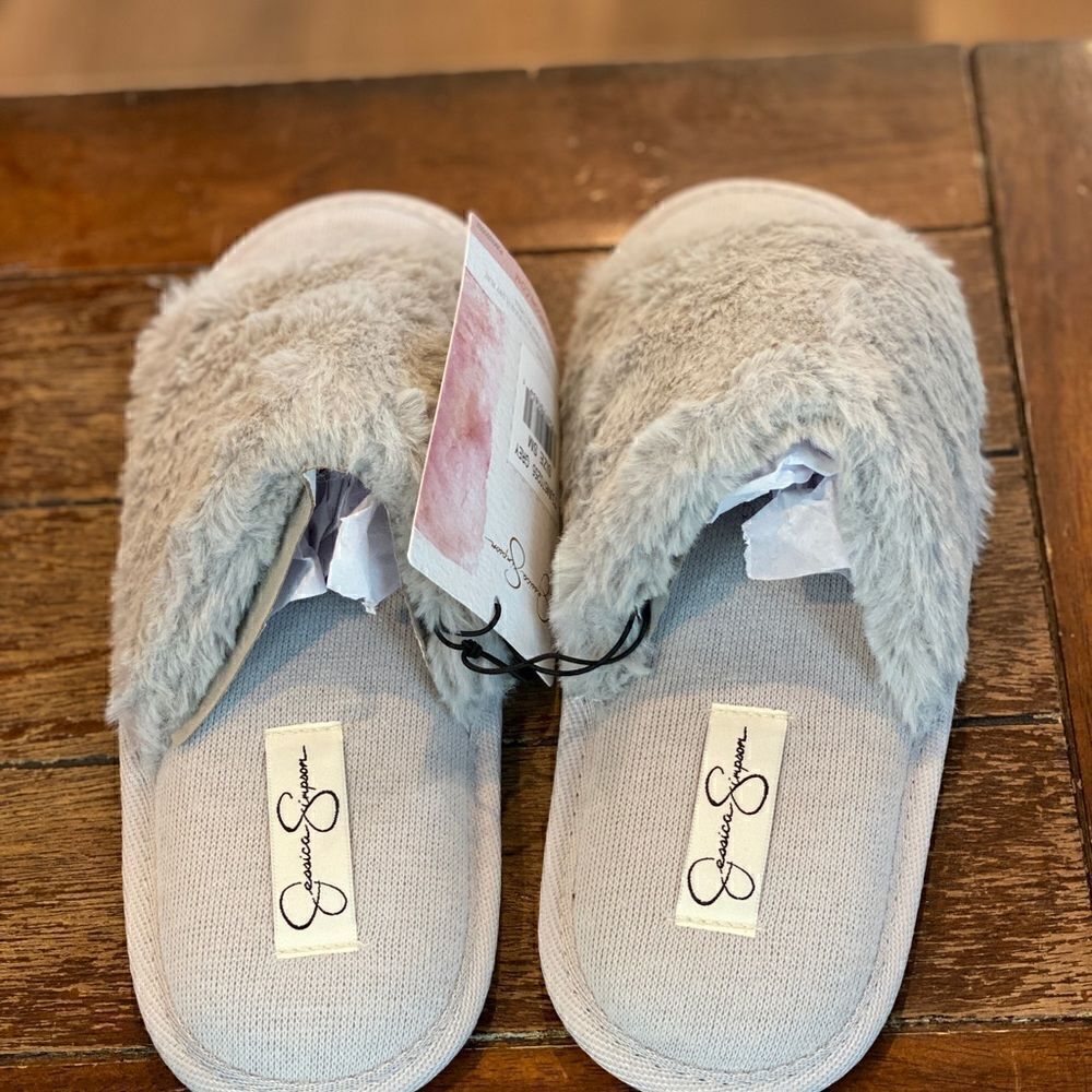 Jessica Simpson Women's Plush Faux Fur Open Toe Slipper with Memory Foam - Picture 2 of 5